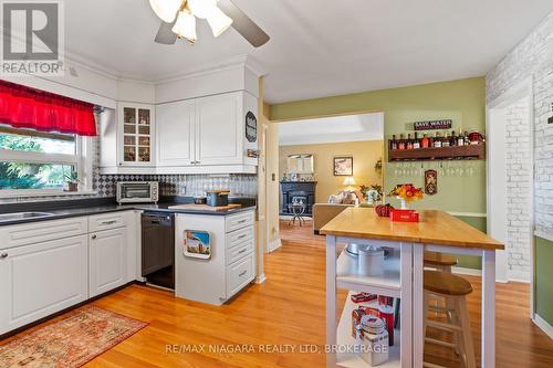 85 Golden Boulevard W, Welland (Lincoln/Crowland), ON - Indoor Photo Showing Kitchen