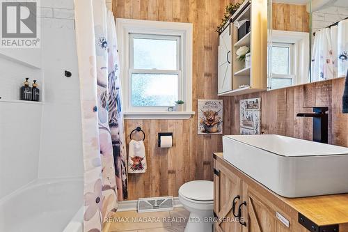 85 Golden Boulevard W, Welland (Lincoln/Crowland), ON - Indoor Photo Showing Bathroom