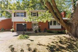 1 MCLEOD CRESCENT  London North (North H), ON N5X 1S7