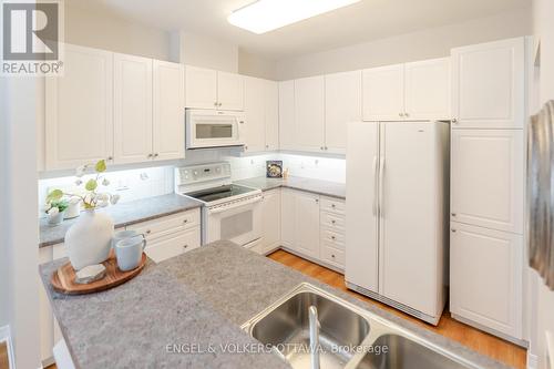 60 Sable Run Drive, Ottawa, ON - Indoor Photo Showing Kitchen