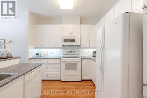 60 Sable Run Drive, Ottawa, ON - Indoor Photo Showing Kitchen