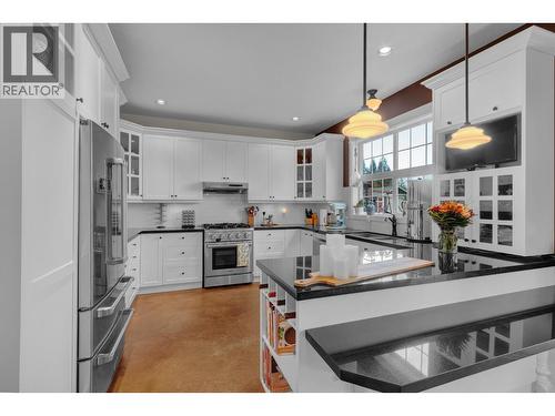 5226 Cranbrook Hill Road, Prince George, BC - Indoor Photo Showing Kitchen