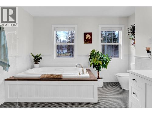 5226 Cranbrook Hill Road, Prince George, BC - Indoor Photo Showing Bathroom