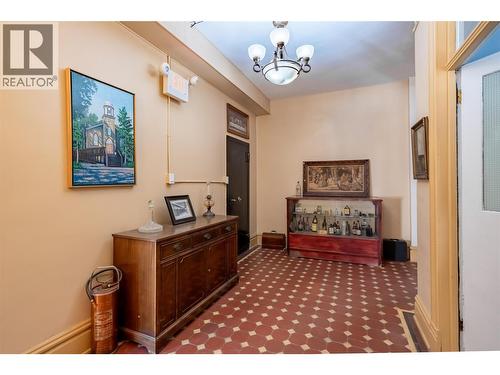 2004 Columbia Avenue, Rossland, BC 