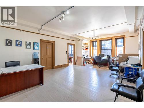 2004 Columbia Avenue, Rossland, BC 