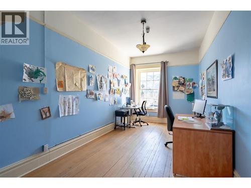 2004 Columbia Avenue, Rossland, BC 