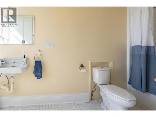 2004 Columbia Avenue, Rossland, BC 