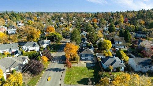 1865 Quamichan St, Victoria, BC 