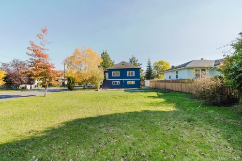 1865 Quamichan St, Victoria, BC 