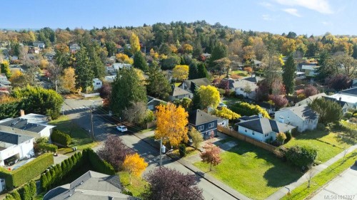 1865 Quamichan St, Victoria, BC 