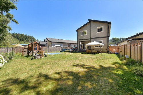 17 Saanich Ridge Dr, Central Saanich, BC 