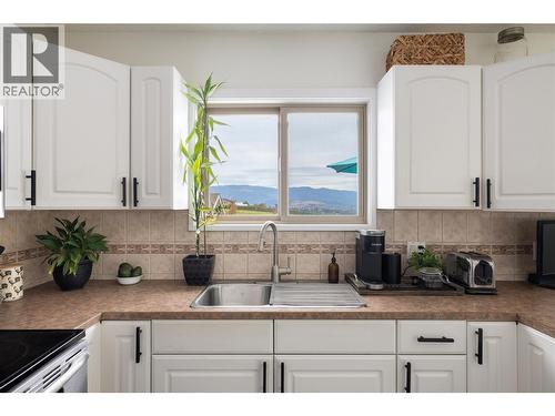 6454 Holbrook Road, Vernon, BC - Indoor Photo Showing Kitchen With Double Sink
