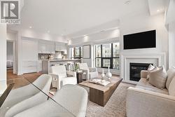 504 - 4 THE KINGSWAY  Toronto, ON M8X 2T1