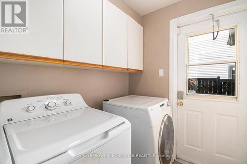 Main floor laundry room - 470 Rougemount Crescent, Ottawa, ON - Indoor Photo Showing Laundry Room