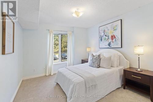 8 - 20 Mulligan Lane, Wasaga Beach, ON - Indoor Photo Showing Bedroom
