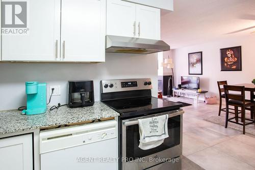 217 - 1 Jacksway Crescent, London North (North G), ON - Indoor Photo Showing Kitchen