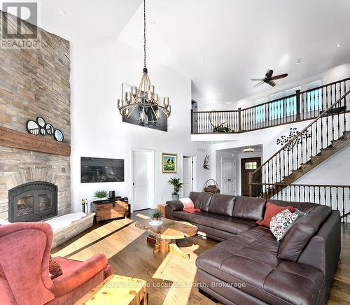 138 Rankin'S Crescent, Blue Mountains, ON - Indoor Photo Showing Living Room With Fireplace