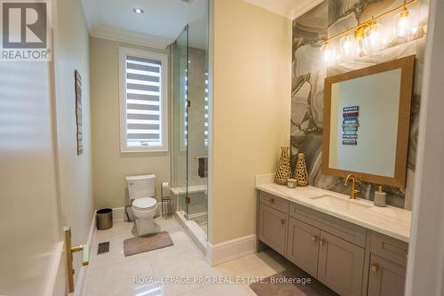12 Hollywood Crescent, King, ON - Indoor Photo Showing Bathroom