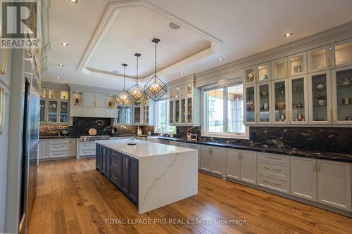 12 Hollywood Crescent, King, ON - Indoor Photo Showing Kitchen