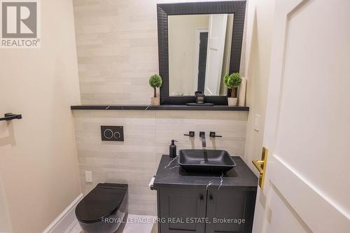 12 Hollywood Crescent, King, ON - Indoor Photo Showing Bathroom