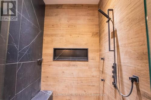 12 Hollywood Crescent, King, ON - Indoor Photo Showing Bathroom