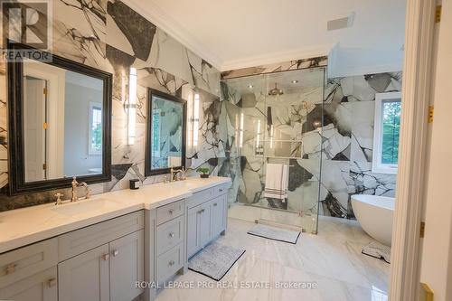 12 Hollywood Crescent, King, ON - Indoor Photo Showing Bathroom