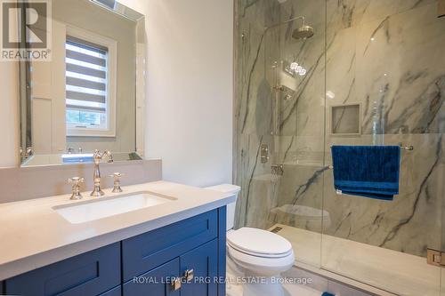 12 Hollywood Crescent, King, ON - Indoor Photo Showing Bathroom