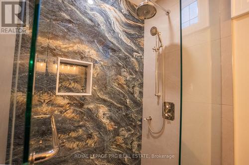 12 Hollywood Crescent, King, ON - Indoor Photo Showing Bathroom