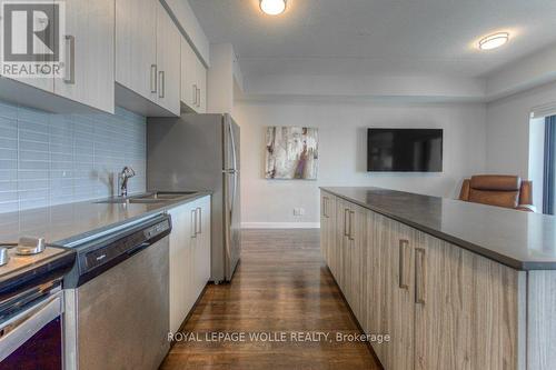 1207 - 15 Queen Street S, Hamilton, ON - Indoor Photo Showing Kitchen