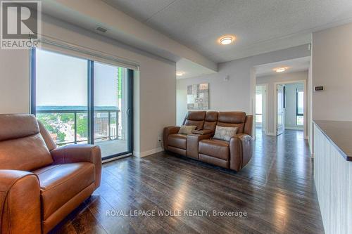 1207 - 15 Queen Street S, Hamilton, ON - Indoor Photo Showing Living Room