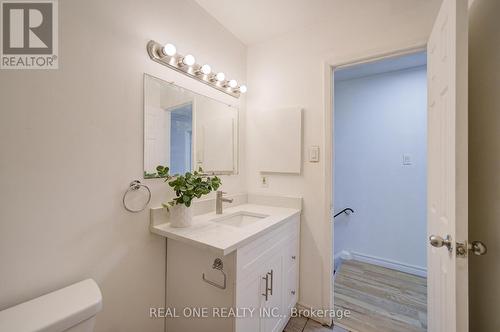 2525 Trident Avenue, Mississauga, ON - Indoor Photo Showing Bathroom
