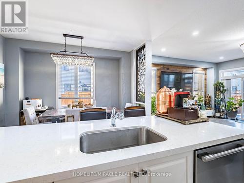 3 Doris Pawley Crescent, Caledon, ON - Indoor Photo Showing Kitchen
