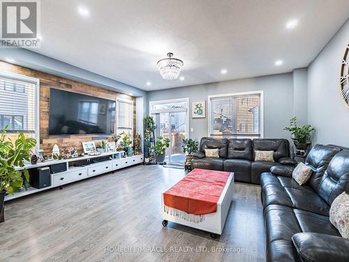 3 Doris Pawley Crescent, Caledon, ON - Indoor Photo Showing Living Room