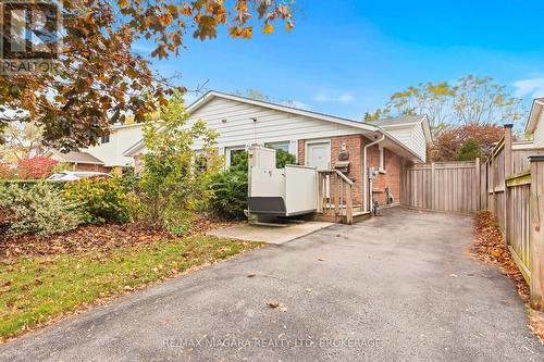 28 RUNCORN STREET  St. Catharines (Port Weller), ON L2M 1N8