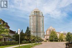 1113 - 17 BARBERRY PLACE  Toronto, ON M2K 3E2