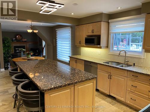 2298 Bowman Road, Ottawa, ON - Indoor Photo Showing Kitchen With Double Sink