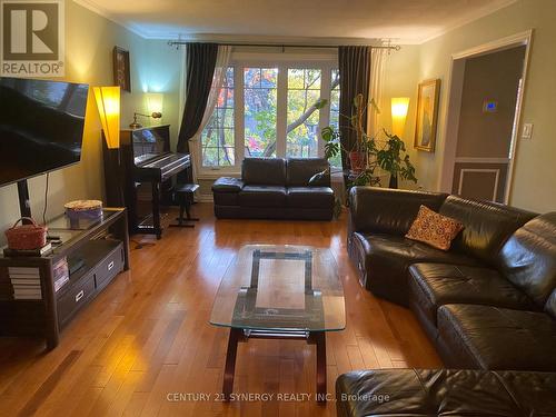 2298 Bowman Road, Ottawa, ON - Indoor Photo Showing Living Room