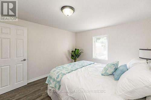 196 Picton Street E, Hamilton, ON - Indoor Photo Showing Bedroom