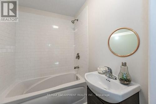 196 Picton Street E, Hamilton, ON - Indoor Photo Showing Bathroom