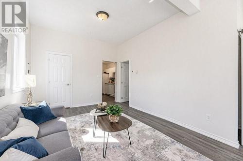 196 Picton Street E, Hamilton, ON - Indoor Photo Showing Living Room
