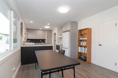 1352 Alder Court, Kelowna, BC - Indoor