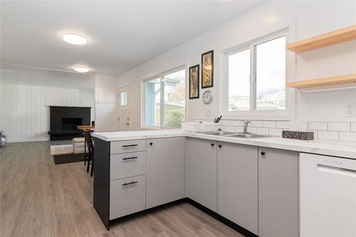 1352 Alder Court, Kelowna, BC - Indoor Photo Showing Kitchen With Double Sink