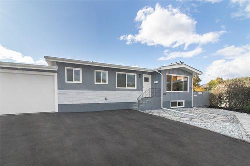1352 Alder Court, Kelowna, BC - Outdoor