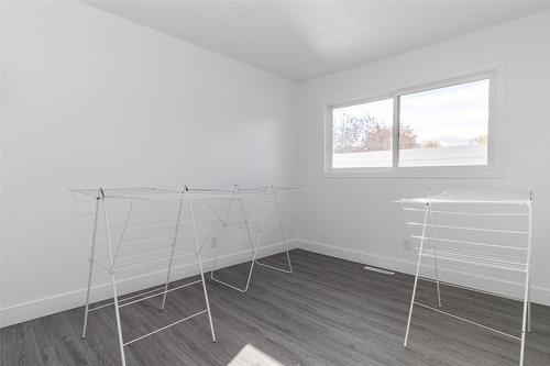 1352 Alder Court, Kelowna, BC - Indoor Photo Showing Other Room