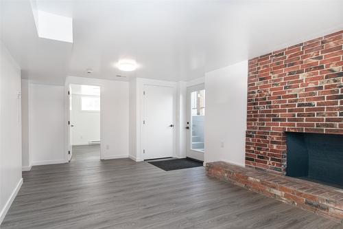 1352 Alder Court, Kelowna, BC - Indoor With Fireplace