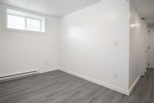 1352 Alder Court, Kelowna, BC - Indoor Photo Showing Other Room