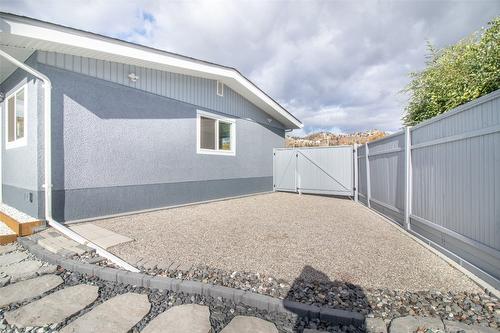 1352 Alder Court, Kelowna, BC - Outdoor With Exterior