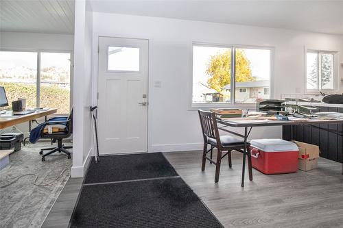 1352 Alder Court, Kelowna, BC - Indoor