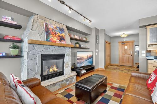 203-315 Whitehorse Lane, Big White, BC - Indoor Photo Showing Living Room With Fireplace
