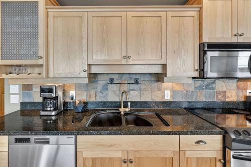 203-315 Whitehorse Lane, Big White, BC - Indoor Photo Showing Kitchen With Double Sink